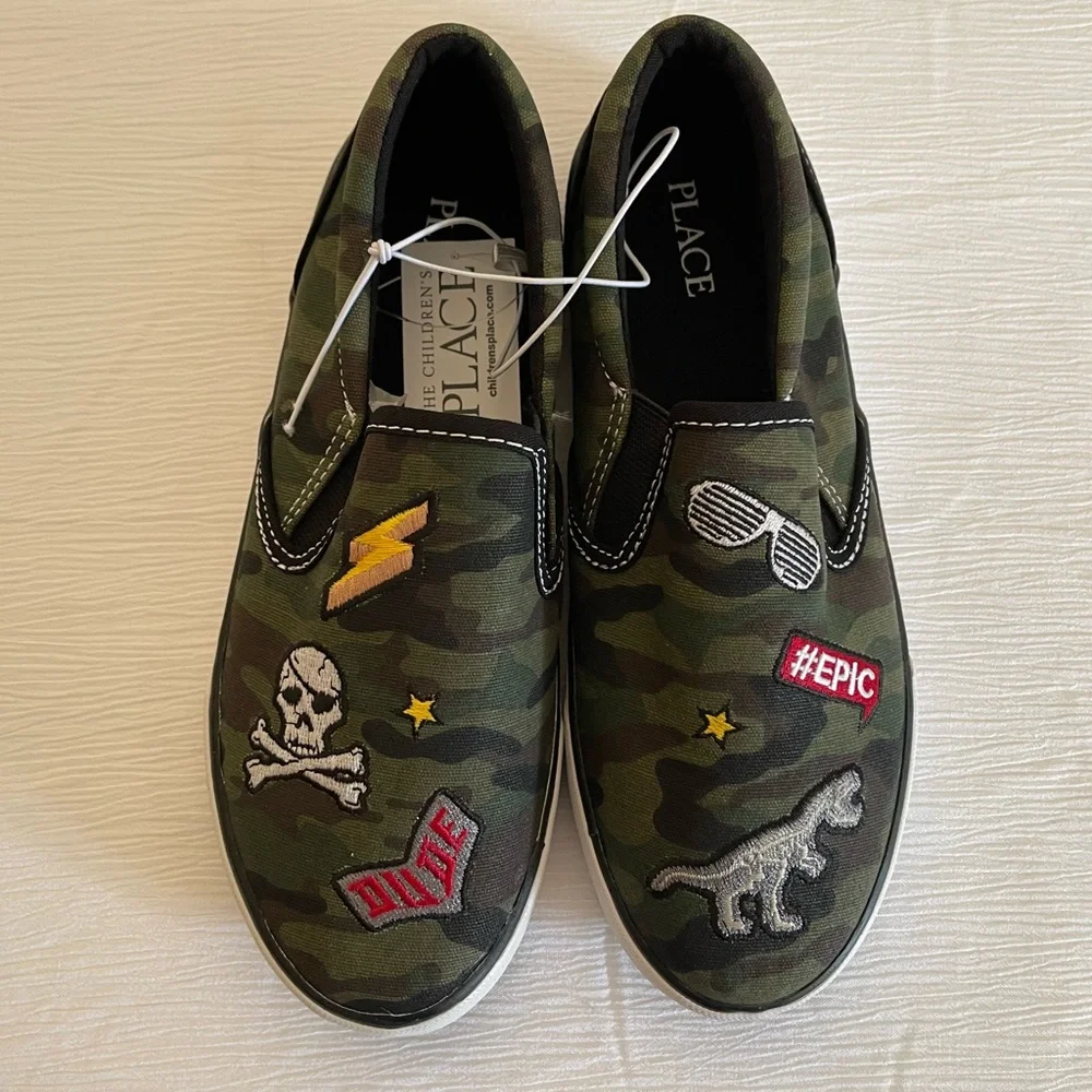 Boy slip on sneakers, olive and black camouflage with patches